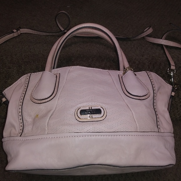Guess Bag - Picture 1 of 3